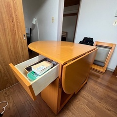 ダイニングテーブルセット(椅子4脚付)の画像