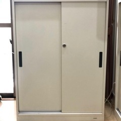 お取引決定しました⭐︎ロッカー　キャビネット　引き違い　鍵付き※...