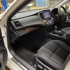 H27年 クラウンアスリートハイブリッド パールホワイトの画像