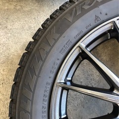 【売却済】18インチ VRX スタッドレスタイヤ 225/55R18  BLIZZAKの画像
