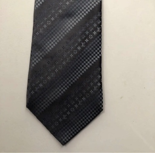 ルイヴィトン　ネクタイ　モノグラム　ブラック　グレー　ストライプ