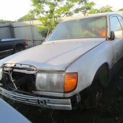 ヤングクラシツク―ベンツ124-前期型部品取り車
