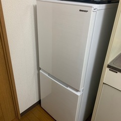 (決まりました)シャープ 152L 2ドア冷蔵庫 ナチュラルホワイト つけかえどっちもドア SJ-D15H-W 1人暮らし