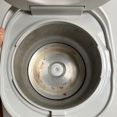 【土曜日お渡し予定】炊飯器　炊飯ジャー　SHARP.   ks-c5j-w  3合の画像