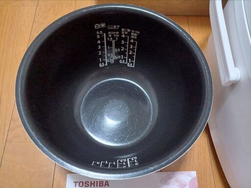東芝 TOSHIBA RC-10HR(W) [IH炊飯器 備長炭ダイヤモンド釜 5.5合炊き ホワイト]