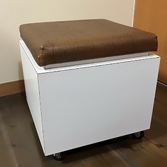 キャスター・収納付き椅子
