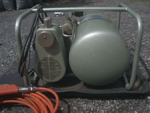 マキタ エアコンプレッサー AC4531☆室内使用・ワンオーナー中古品！