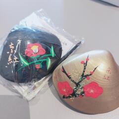 鈴木龍虎堂謹製 京紅 2つ 筆と箱付.   紅 貝合わせ