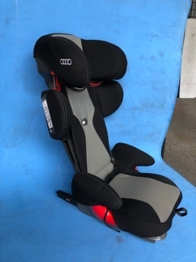 アウディ純正！ ジュニアシート チャイルドシート