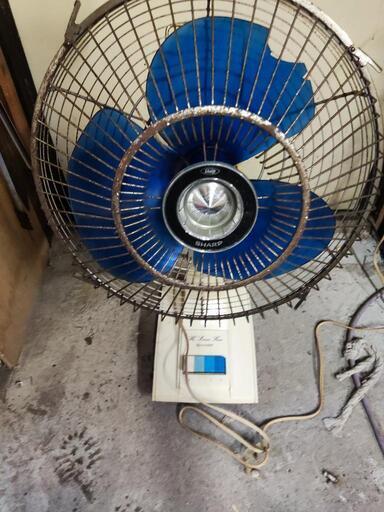 シャープ　早川電機工業　扇風機  古いレトロ扇風機