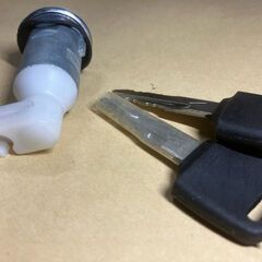 社外新品シートロックキーライブディオAF34AF35　AF24ジョルノ AF30AF31AF51タクト　キャノピーの画像