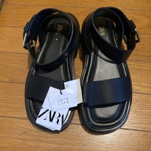 ZARA さんのサンダル