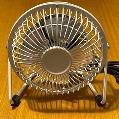 レトロ風で可愛い卓上型USB扇風機