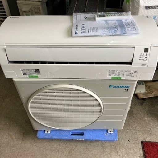 佐賀中古エアコン、ダイキン2022年2.5KW90番税込取付込