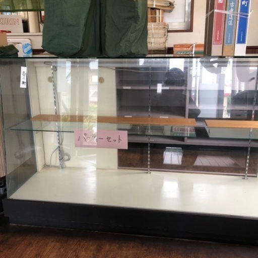 ショーケース　ライト付き