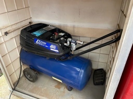 エアーコンプレッサー