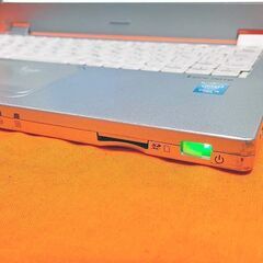 ◆無線内蔵＆SSD搭載◆ コンパクトサイズ Let's note 製造番号：4KKSA35220の画像