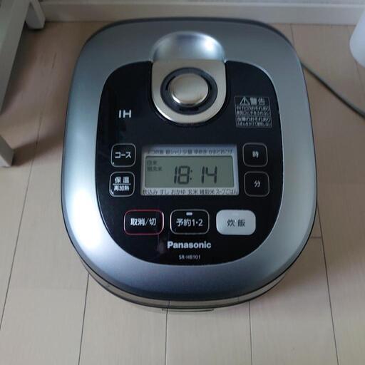 パナソニックの炊飯器です。