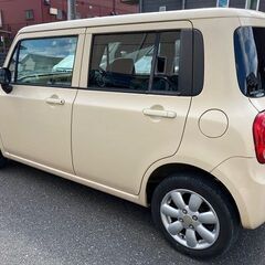 ⭐️全込み超特価‼️ワンオーナー⭐️毎年ディーラー整備記録簿有り⭐️‼️⭐️目立つ傷ヘコミ無し‼️⭐️スマートキー＆プッシュスタート‼️⭐️タイミングチェーンエンジン‼️⭐️安心の修復歴無し‼️⭐️アルトラパン☆ミルクティーベージュ☆インパネAT(低燃費CVT)☆ウインカードアミラー☆アルミ☆プライバシーガラス☆『令和5年度自動車税も、リサイクル料も、全てコミコミの超特価』‼️『更に千葉＆成田ナンバー管轄は名変代行無料サービス』‼️『圧倒的な安さ』‼️『超激安早い者勝ち』‼️の画像