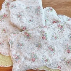 美品　花柄クッションカバー＋ベンチシート