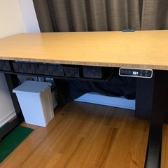 美品！FLEXISPOT E7 電動昇降式デスク　値段交渉可　直接引き渡しの画像
