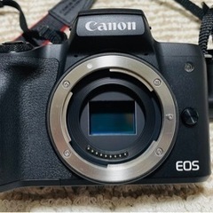Canon EOS Kiss M BK【ダブルレンズキット】の画像