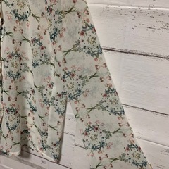 レディース　花柄デザイン　ブラウスの画像