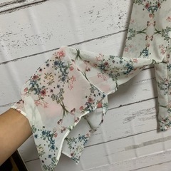 レディース　花柄デザイン　ブラウスの画像