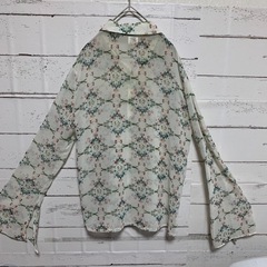 レディース　花柄デザイン　ブラウスの画像