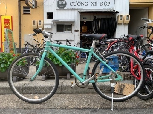 ??　クロスバイク　ＷＥＥＤＥＮＤＢＩＫＥ　フレーム　アルミ　7変速　２４インチ　青　配達可能
