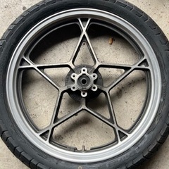 GS750 gs750 フロントホイール　星型キャストの画像