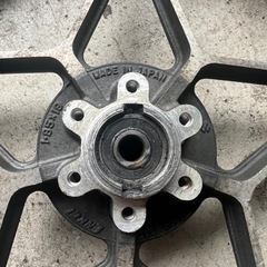 GS750 gs750 フロントホイール　星型キャストの画像