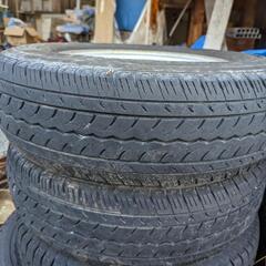 エルフ一台分タイヤの画像