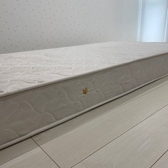 【受付終了】ベッドマットレス シングルサイズ ポケットコイル 中古 無料 藤枝市の画像