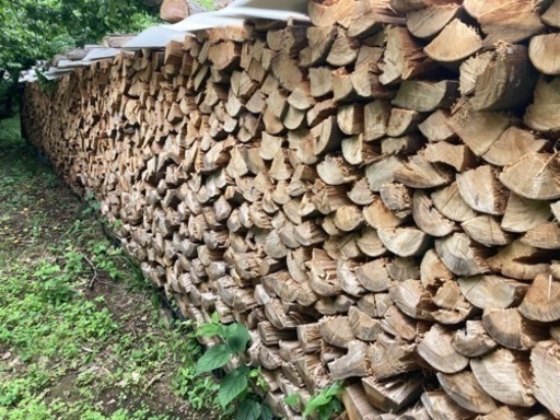 ストーブ用広葉樹薪　あと少しで完売します。大量2立米セット格安販売　配達します。