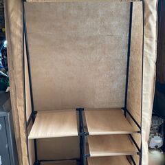 カバー付きハンガーラック　ワードローブ