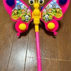 蝶のパタパタ動くおもちゃの画像