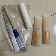 5000円引き！！アルトサックス　チューナー、楽譜など一式の画像