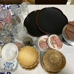 瓶、コースター、一人鍋、ザル、石鹸入れ