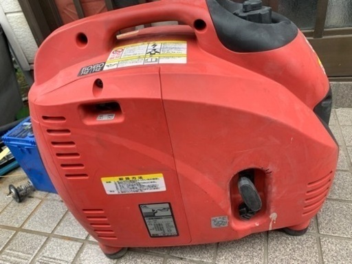 中古　インバーター発電機　防音型　3000W
