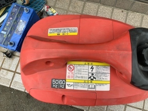 中古　インバーター発電機　防音型　3000W