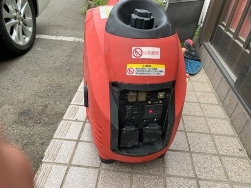 中古　インバーター発電機　防音型　3000W