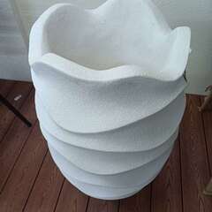 ①【処分価格】新品 鉢50×50×80cm白色