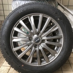 スタッドレスタイヤ　ホイール付き　4本セット　値下げしましたの画像