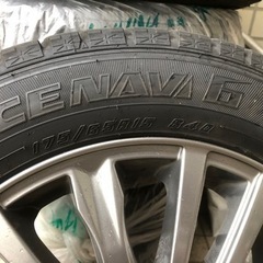 スタッドレスタイヤ　ホイール付き　4本セット　値下げしましたの画像