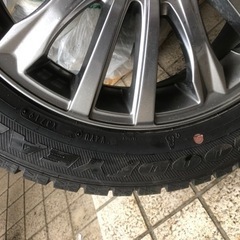 スタッドレスタイヤ　ホイール付き　4本セット　値下げしましたの画像