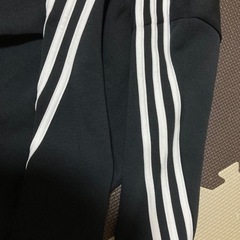 新品タグ付き✨アディダス✨キッズ130✨トレーナー✨長袖✨子供服の画像
