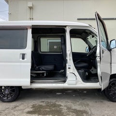 5MT☆2インチアップ☆月々1万円〜分割可‼️働くくるま軽バン入りました！車検2年付き！【名義変更代込み】車内広い！人気のスバル サンバーバン 4WD ‼️純正オーディオ付き♪両側スライドドア☆ドラレコ付☆そのまま乗って帰れます‼️の画像
