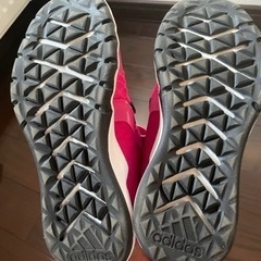 adidas スニーカー　の画像