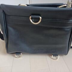 黒　バック　リュックの画像